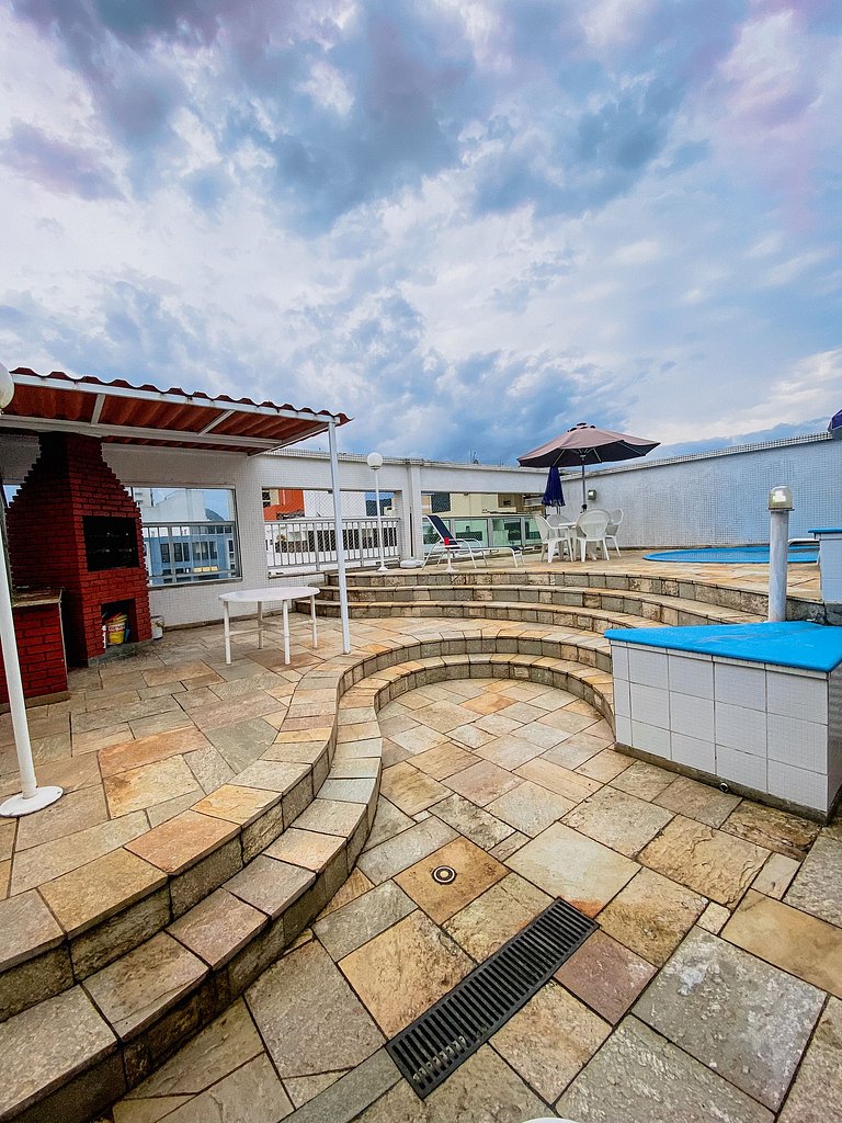 Duplex com piscina e churrasqueira 500m da praia