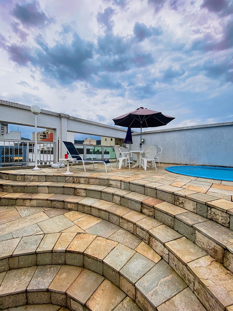 Duplex com piscina e churrasqueira 500m da praia