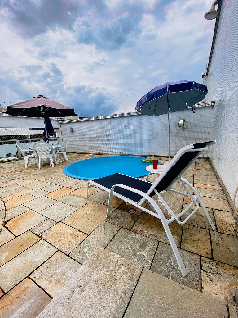 Duplex com piscina e churrasqueira 500m da praia