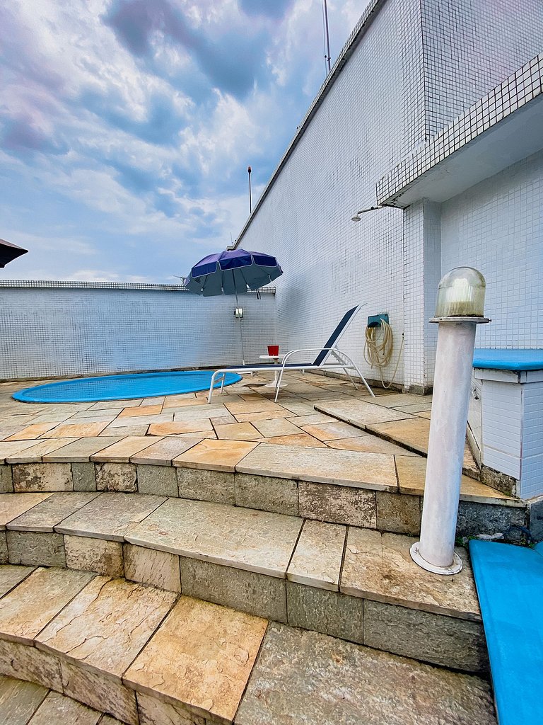 Duplex com piscina e churrasqueira 500m da praia