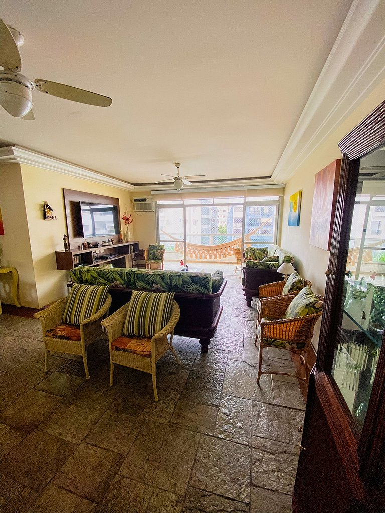 Duplex com piscina e churrasqueira 500m da praia