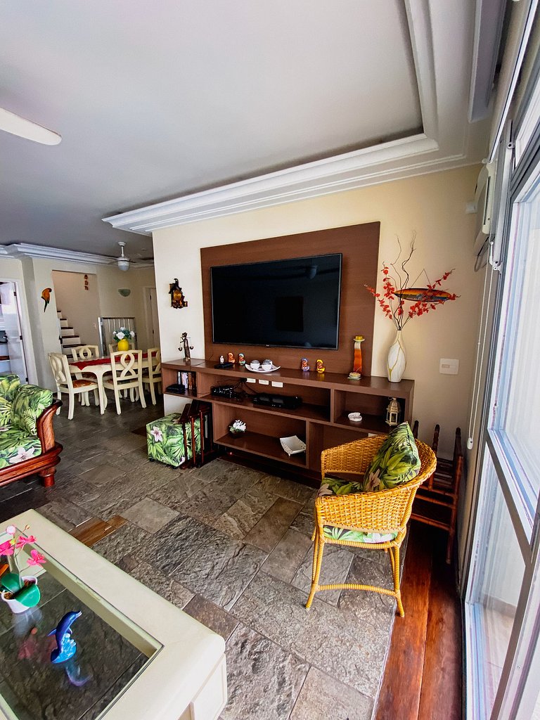 Duplex com piscina e churrasqueira 500m da praia
