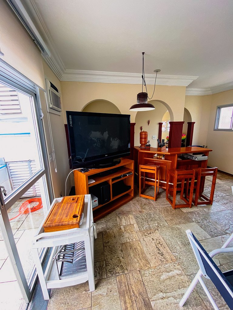 Duplex com piscina e churrasqueira 500m da praia