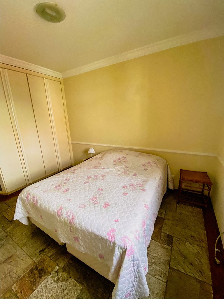 Duplex com piscina e churrasqueira 500m da praia