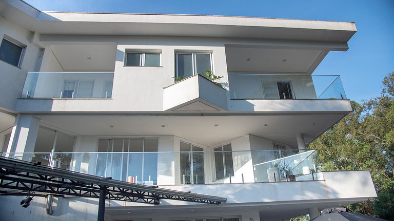 Casa moderna de alto padrão em condomínio exclusivo na Granj