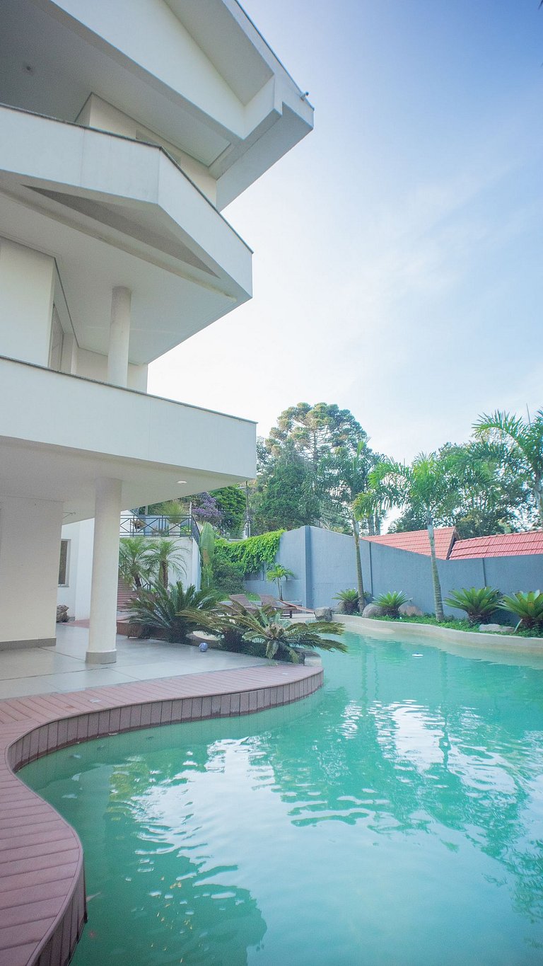 Casa moderna de alto padrão em condomínio exclusivo na Granj