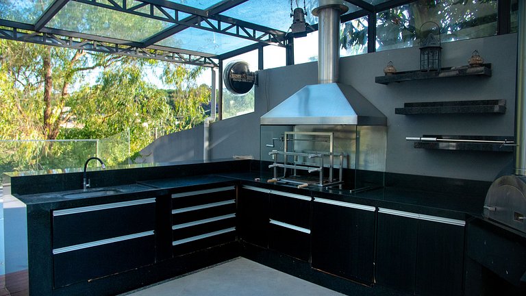 Casa moderna de alto padrão em condomínio exclusivo na Granj