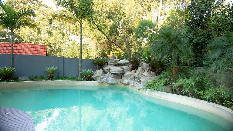 Casa moderna de alto padrão em condomínio exclusivo na Granj