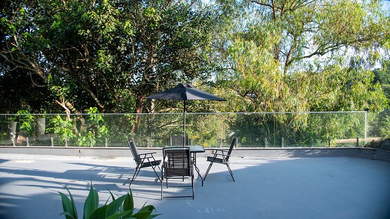 Casa moderna de alto padrão em condomínio exclusivo na Granj