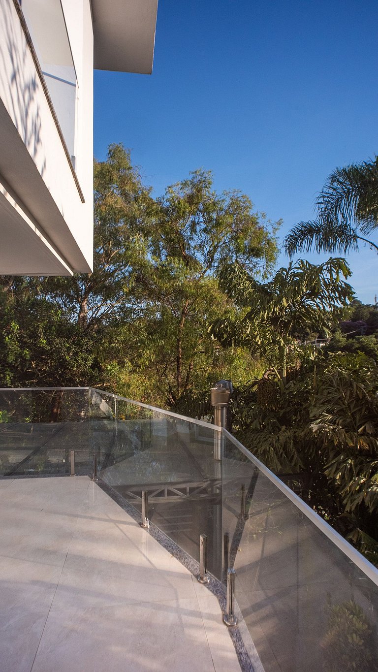 Casa moderna de alto padrão em condomínio exclusivo na Granj