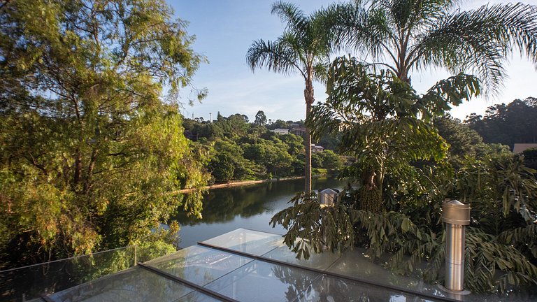 Casa moderna de alto padrão em condomínio exclusivo na Granj