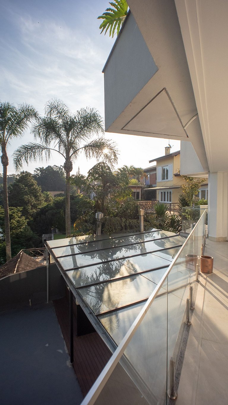 Casa moderna de alto padrão em condomínio exclusivo na Granj