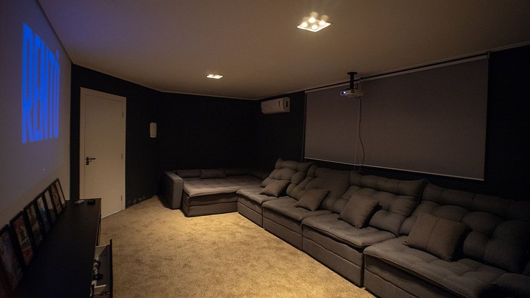 Casa moderna de alto padrão em condomínio exclusivo na Granj