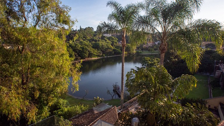 Casa moderna de alto padrão em condomínio exclusivo na Granj
