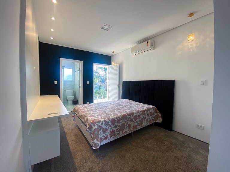 Casa moderna de alto padrão em condomínio exclusivo na Granj