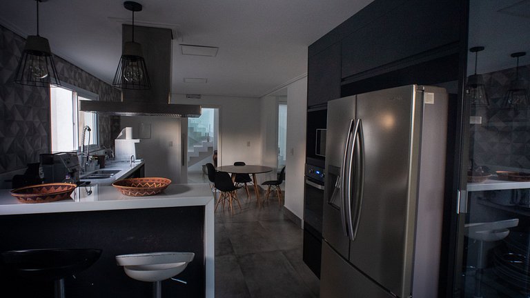 Casa moderna de alto padrão em condomínio exclusivo na Granj