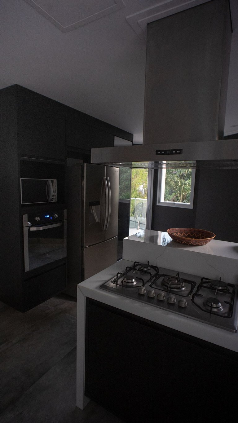 Casa moderna de alto padrão em condomínio exclusivo na Granj