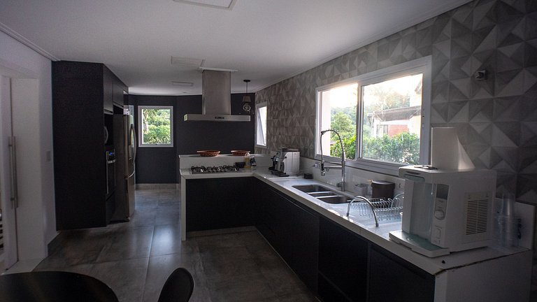 Casa moderna de alto padrão em condomínio exclusivo na Granj