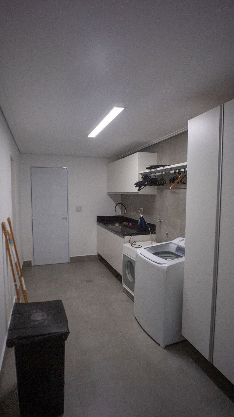 Casa moderna de alto padrão em condomínio exclusivo na Granj