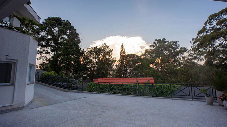 Casa moderna de alto padrão em condomínio exclusivo na Granj