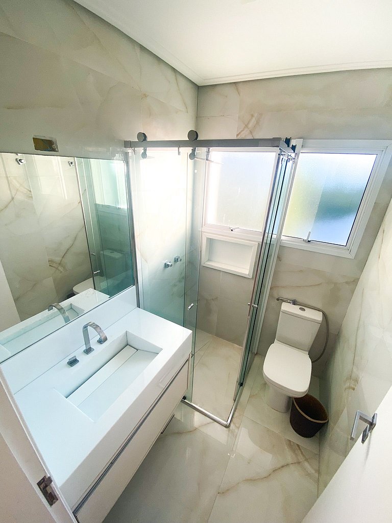 Casa moderna de alto padrão em condomínio exclusivo na Granj