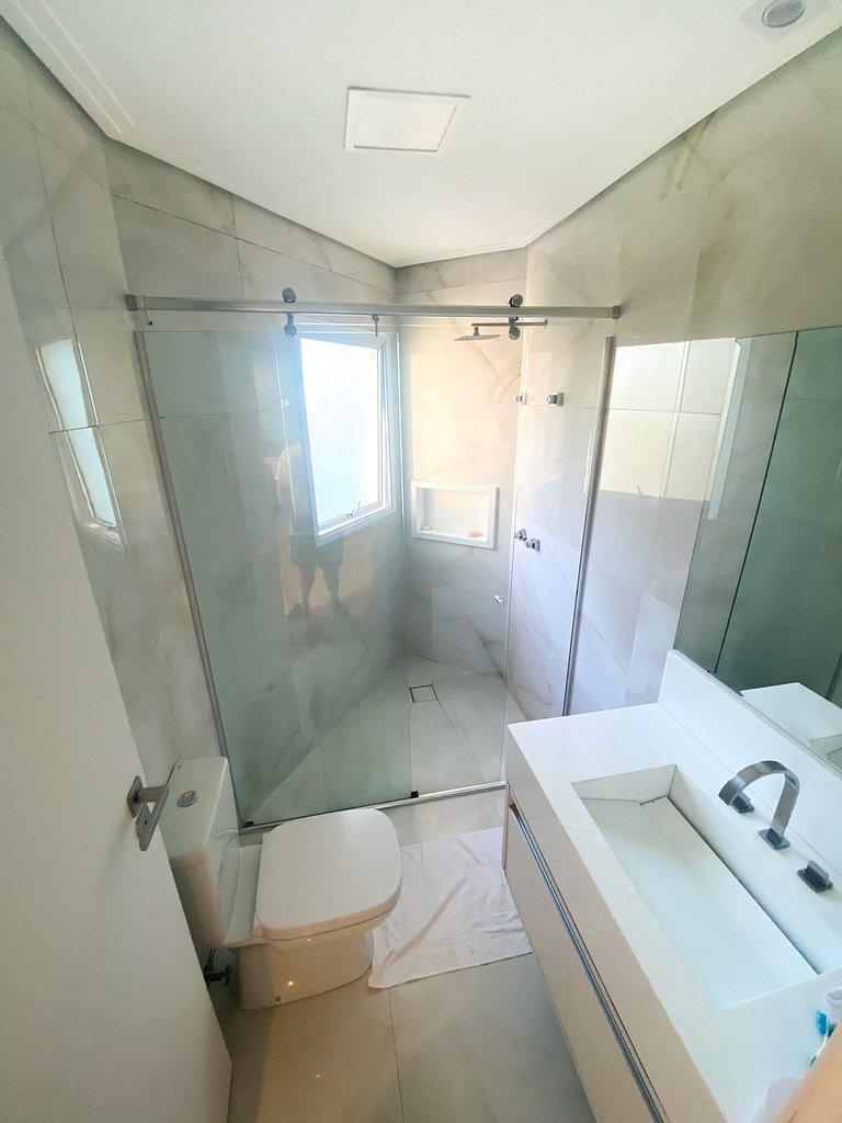 Casa moderna de alto padrão em condomínio exclusivo na Granj