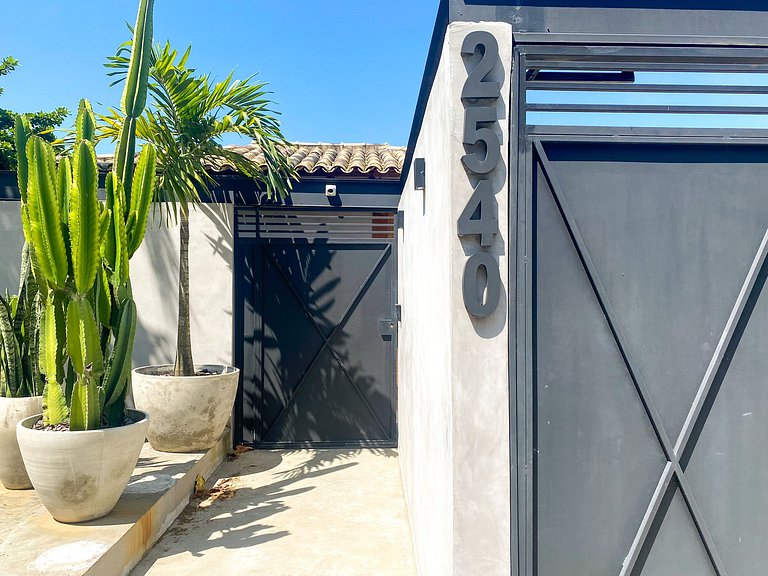 Casa pé na areia, piscina e 5 suítes em São Sebastião
