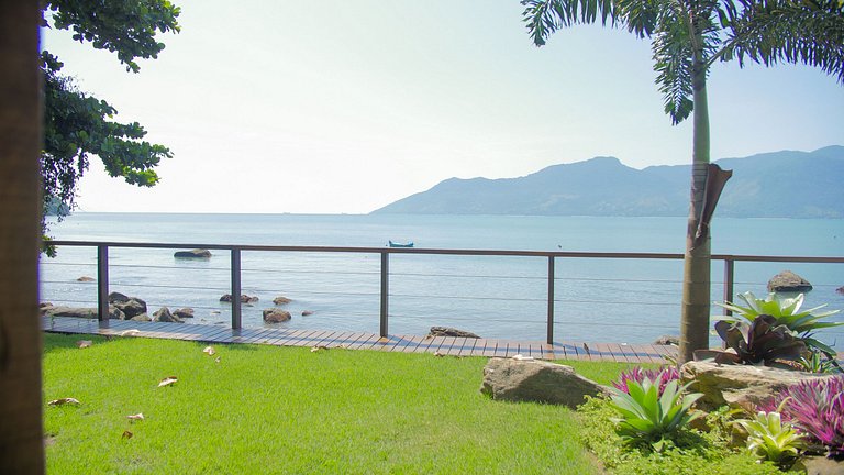 Casa pé na areia em São Sebastião com vista para Ilhabela, p