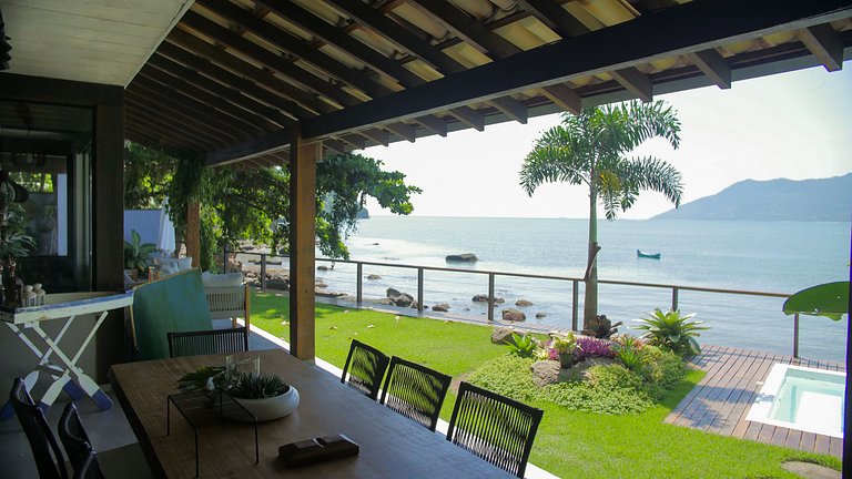 Casa pé na areia em São Sebastião com vista para Ilhabela, p