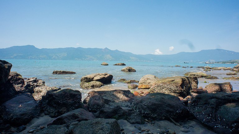Casa pé na areia em São Sebastião com vista para Ilhabela, p