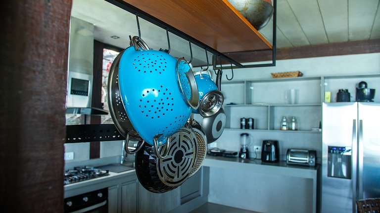 Casa pé na areia, piscina e 5 suítes em São Sebastião