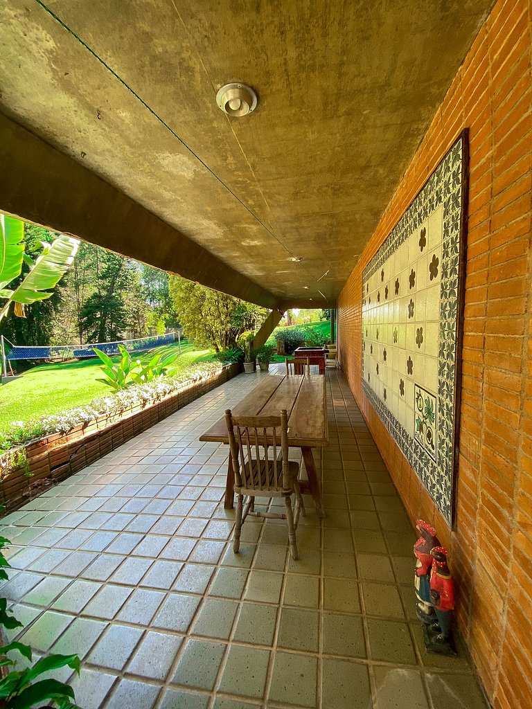 Chácara com piscina ao lado da represa | Ibiúna