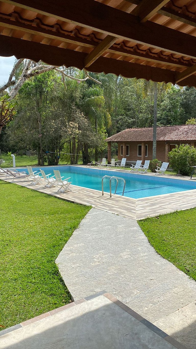 Rancho exclusivo em Jarinu com piscina e lazer completo