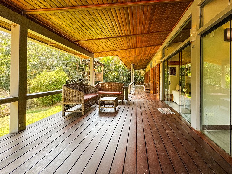 Casa Alto Padrão c/ Piscina e Cozinha de Cinema