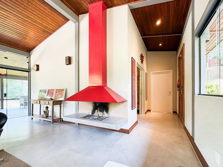 Casa térrea de alto padrão com piscina e cozinha de cinema n