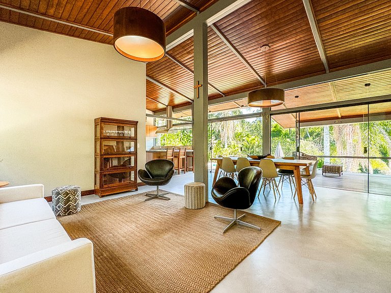 Casa térrea de alto padrão com piscina e cozinha de cinema n