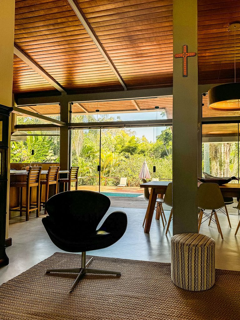 Casa Alto Padrão c/ Piscina e Cozinha de Cinema