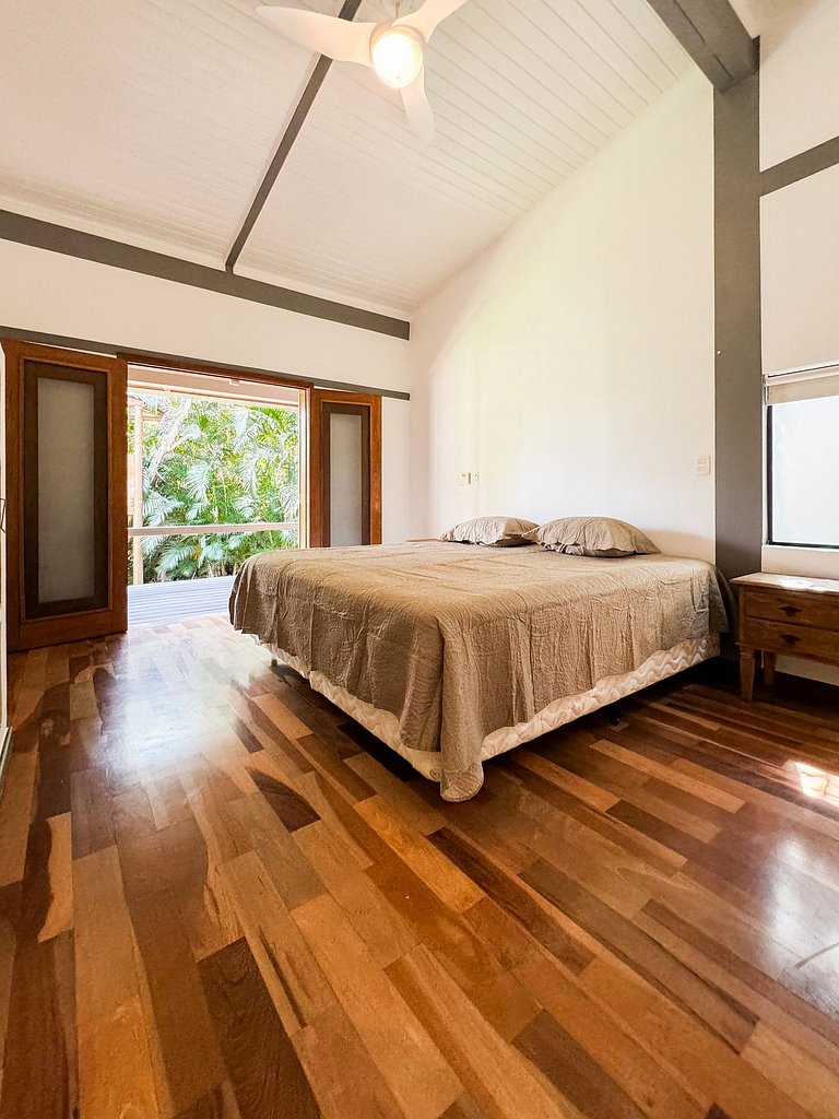 Casa térrea de alto padrão com piscina e cozinha de cinema n