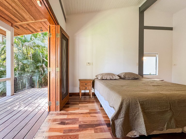 Casa térrea de alto padrão com piscina e cozinha de cinema n