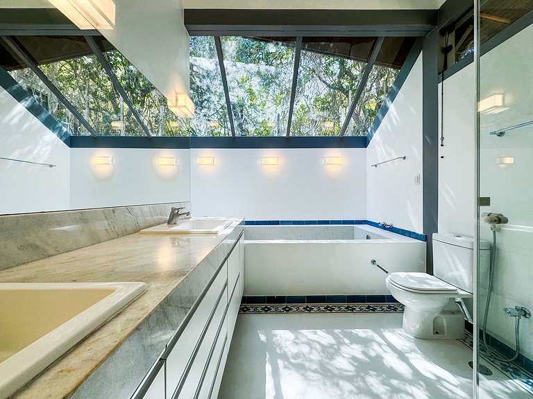 Casa térrea de alto padrão com piscina e cozinha de cinema n
