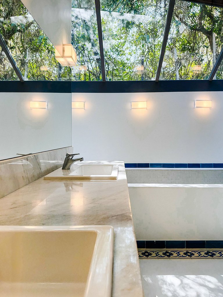 Casa térrea de alto padrão com piscina e cozinha de cinema n