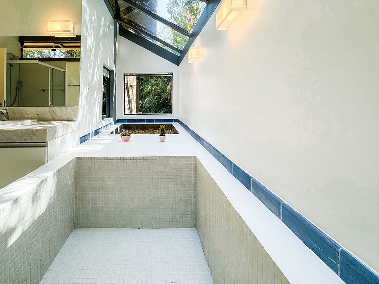 Casa Alto Padrão c/ Piscina e Cozinha de Cinema