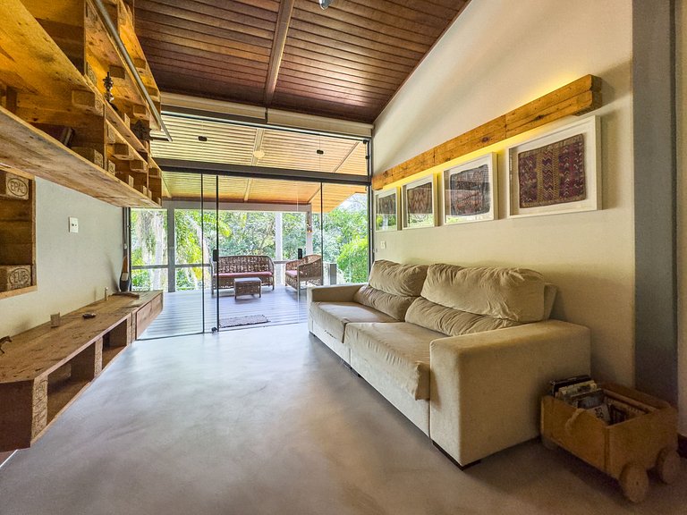 Casa térrea de alto padrão com piscina e cozinha de cinema n