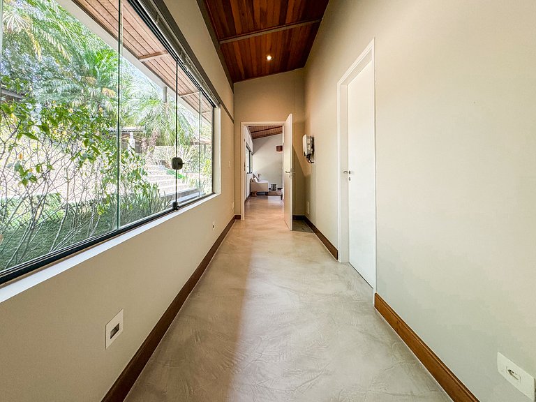 Casa térrea de alto padrão com piscina e cozinha de cinema n