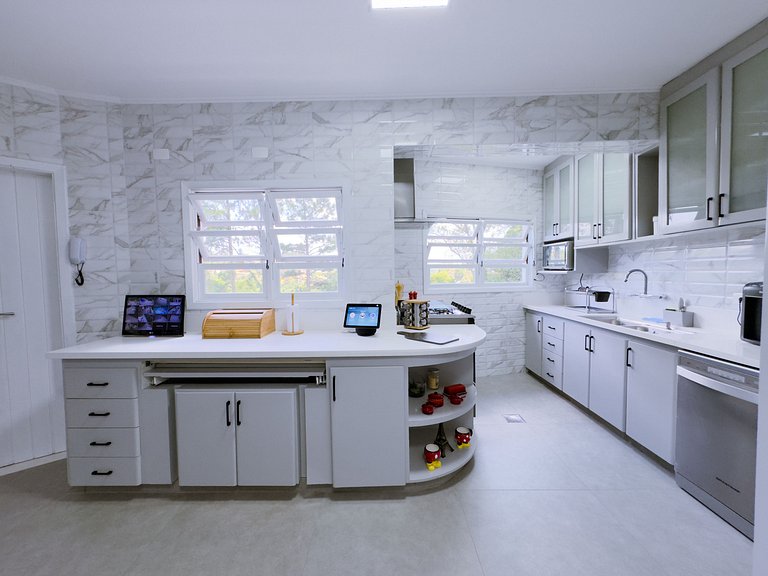 Casa de Luxo 2500m² na Granja Viana