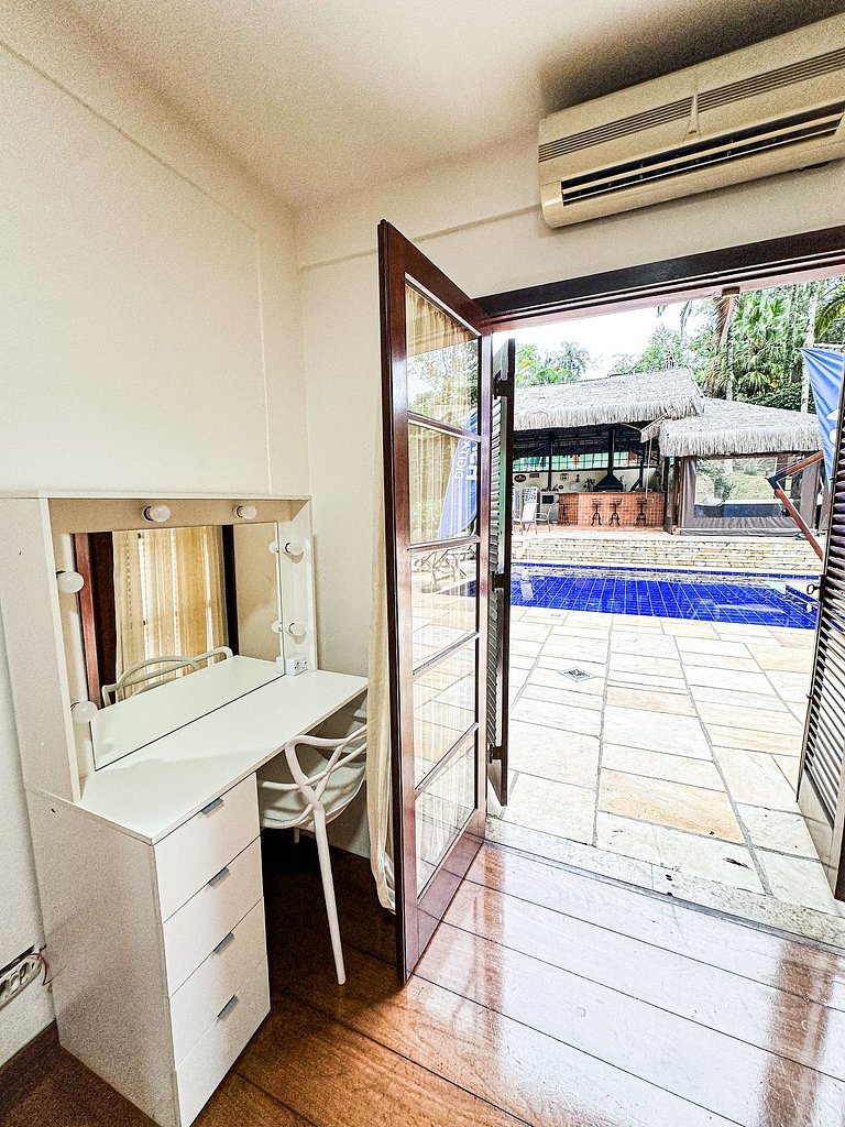 Casa de Luxo 2500m² na Granja Viana