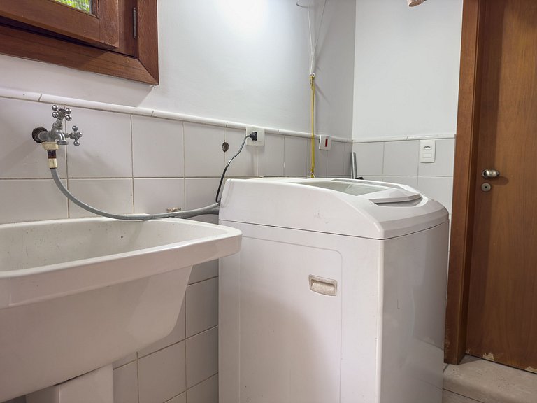 Chalé acolhedor em meio à natureza na Granja Viana