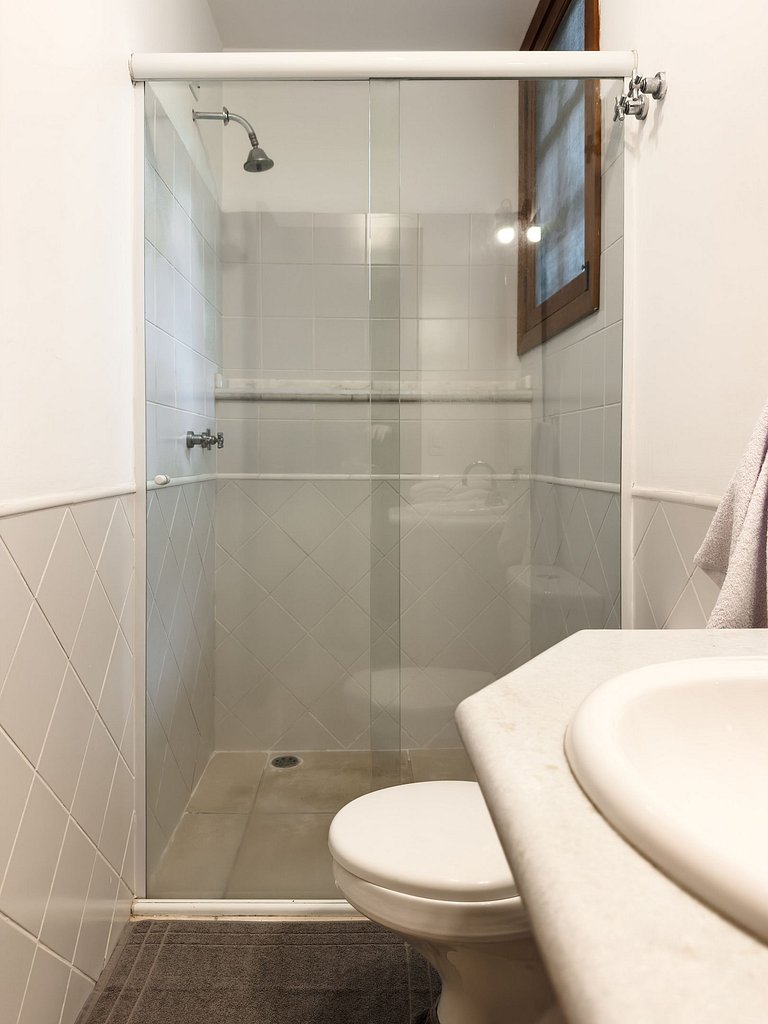 Chalé acolhedor em meio à natureza na Granja Viana