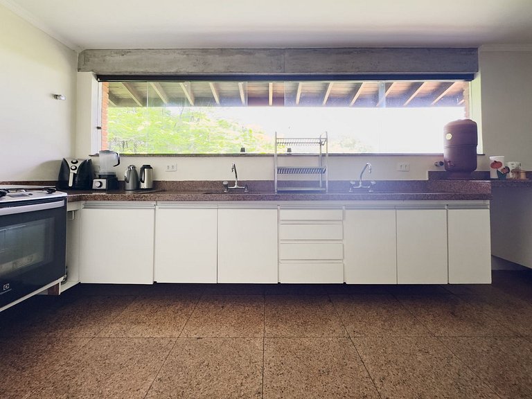 Casa de alto padrão com piscina e 4 suítes em Itu