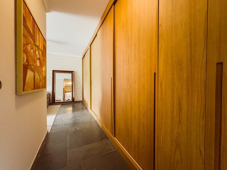 Casa de alto padrão com piscina e 4 suítes em Itu